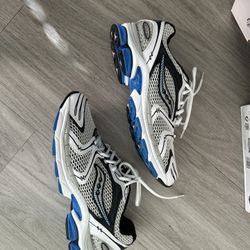 Saucony triumph 4 ProGrid Omni 9 Sneakers