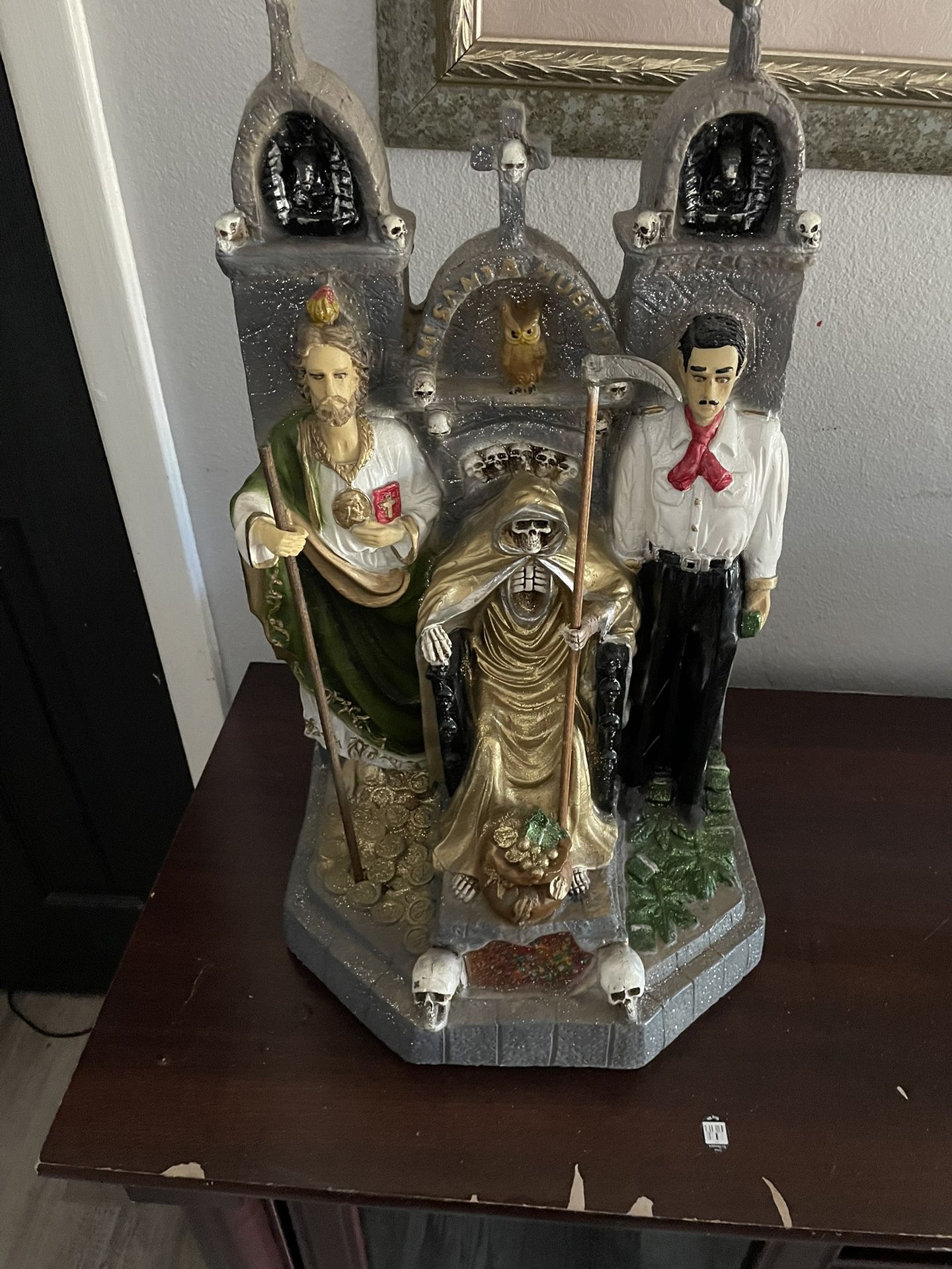 Statue