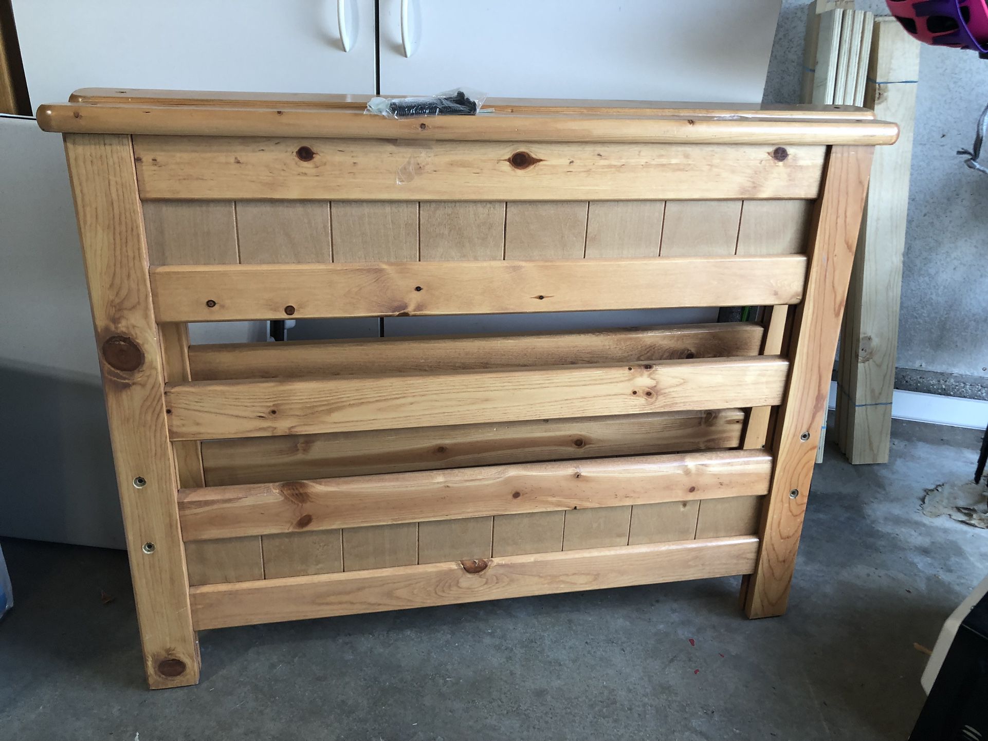 Twin wooden bed frame in very good condition!
