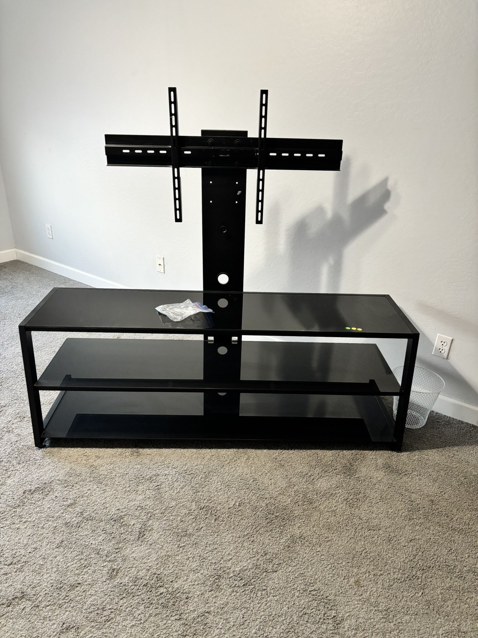 Moving Sell !Tv Stand With Tv Mount