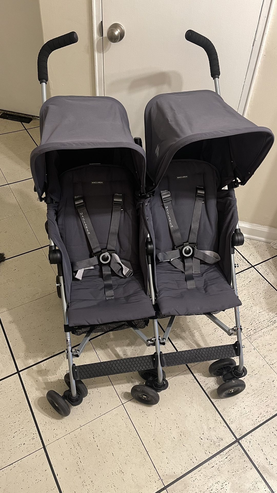 MACLAREN - Twin Triumph - Double Umbrella Stroller Grey/Black