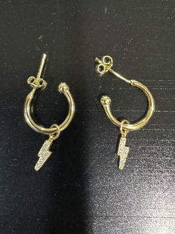 Beautiful 925 Silver Earrings With Thunder Design