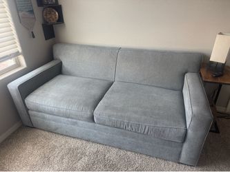 **couch with pull out bed**