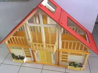 Antique Barbie Doll House w/ Patio and Table