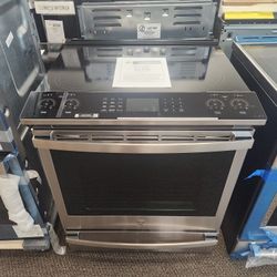 Profile 30 in 4 Burner Element Smart Slide-In Induction Range in Fingerprint Resistant Stainless w/ Convection, Air Fry