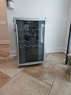 Magic Chef Wine Fridge 