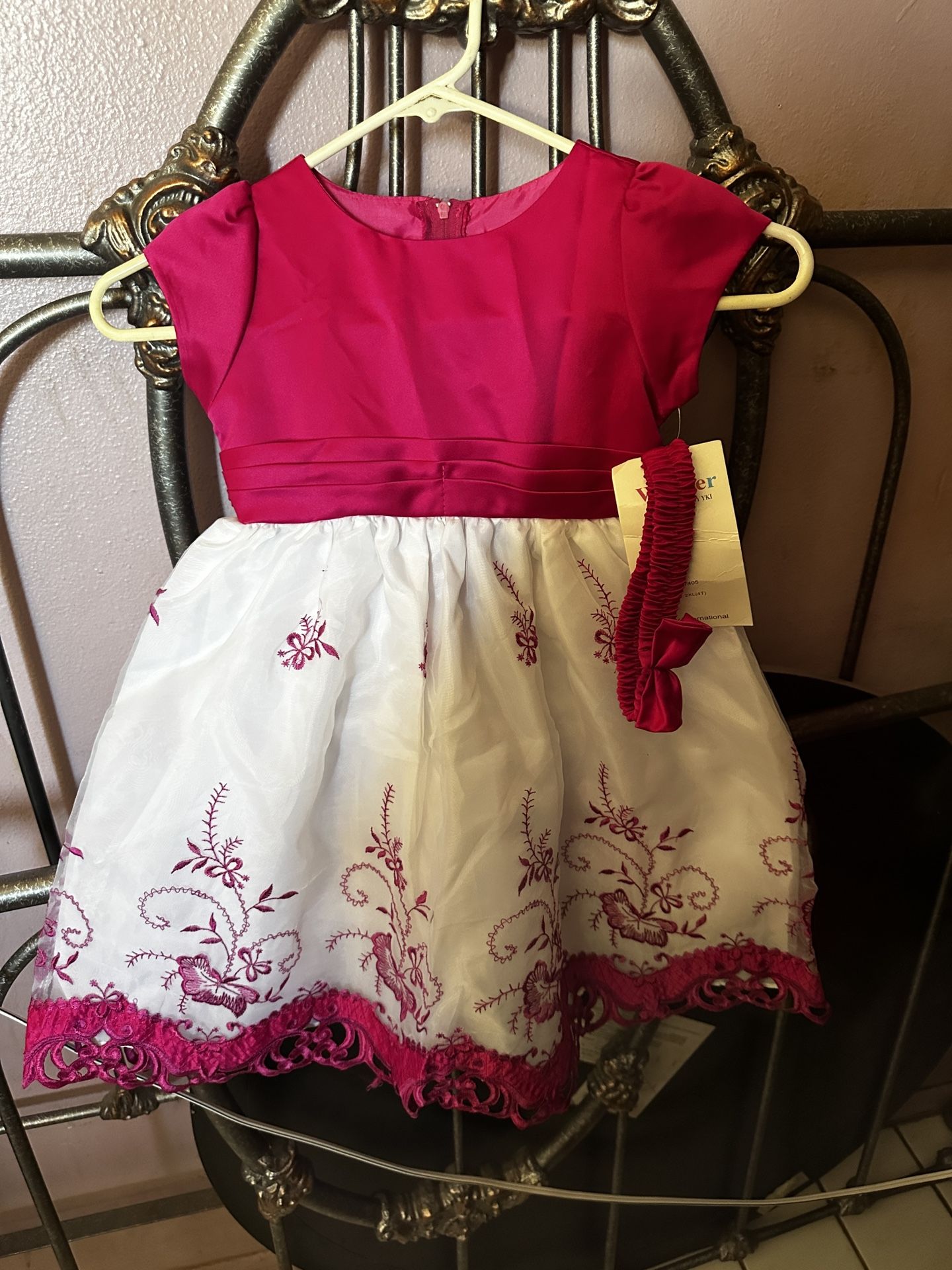 White Floral Embroidey Flower ๐ธ