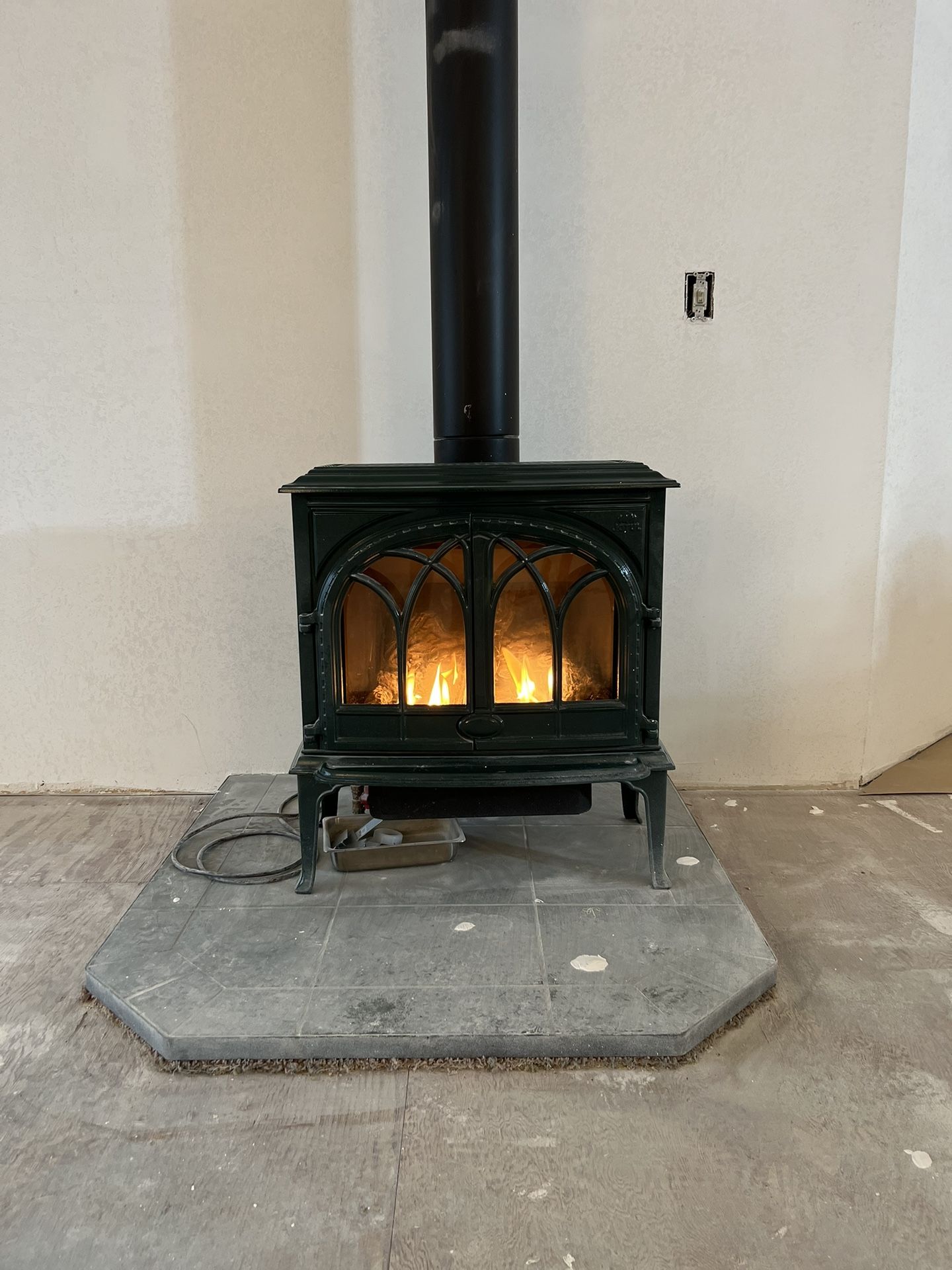 Jotul Gas Fireplace for Sale in Mount Vernon, WA - OfferUp