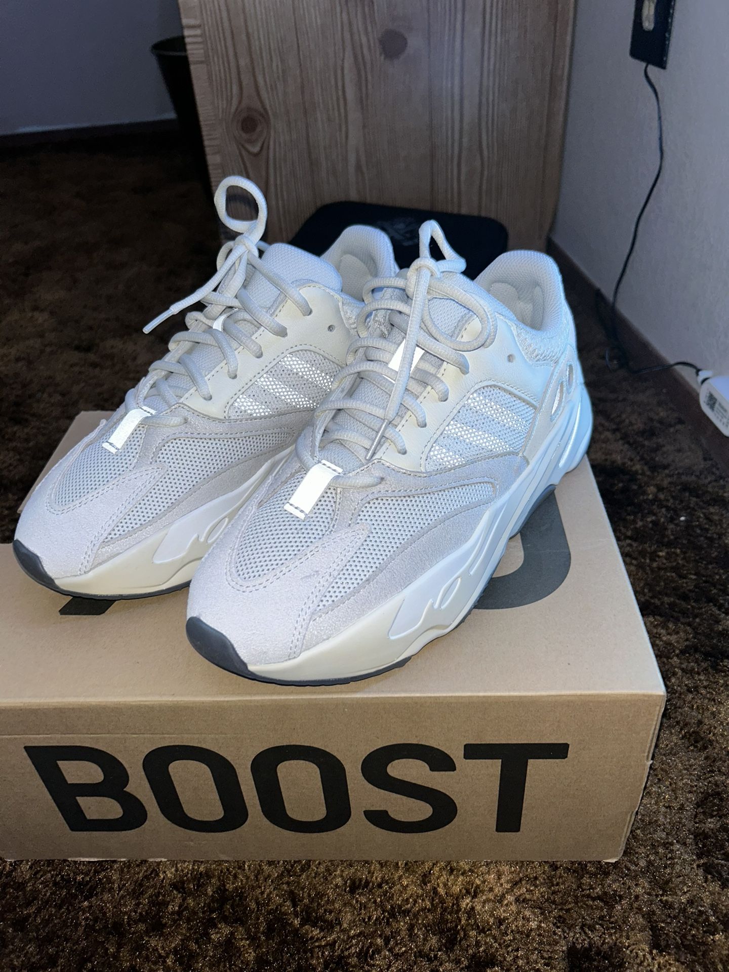 Yeezy 700 Analog