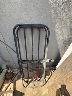 Luggage storage hitch rack