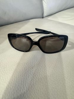 Women’s Oakley sunglasses