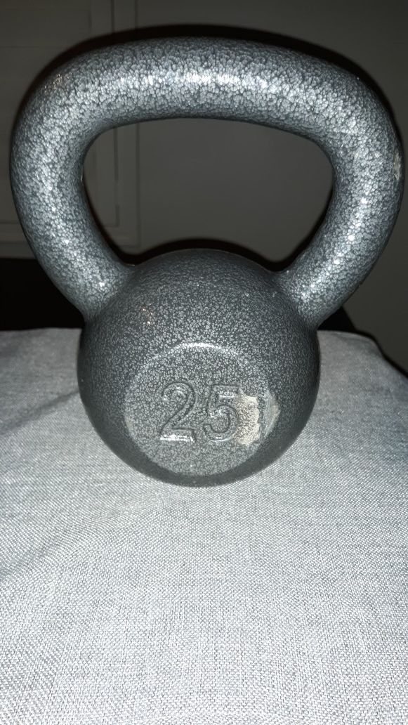Brand new Weider cast iron 25lb kettlebell
