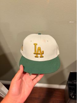 New era LA Dodgers fitted hat 7 1/4 with custom embroider