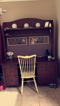 Wooden Chair (Cream)