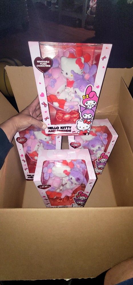 Hello Kitty and Friends - 12-inch Plush Valentine’s Bouquet - 9 Plush Included - Officially Licensed Sanrio Product from Jazwares
