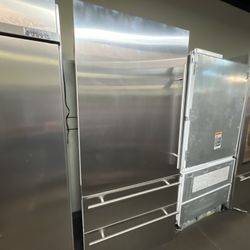 Viking 36”Wide Built In 7Series Bottom Freezer Refrigerator 