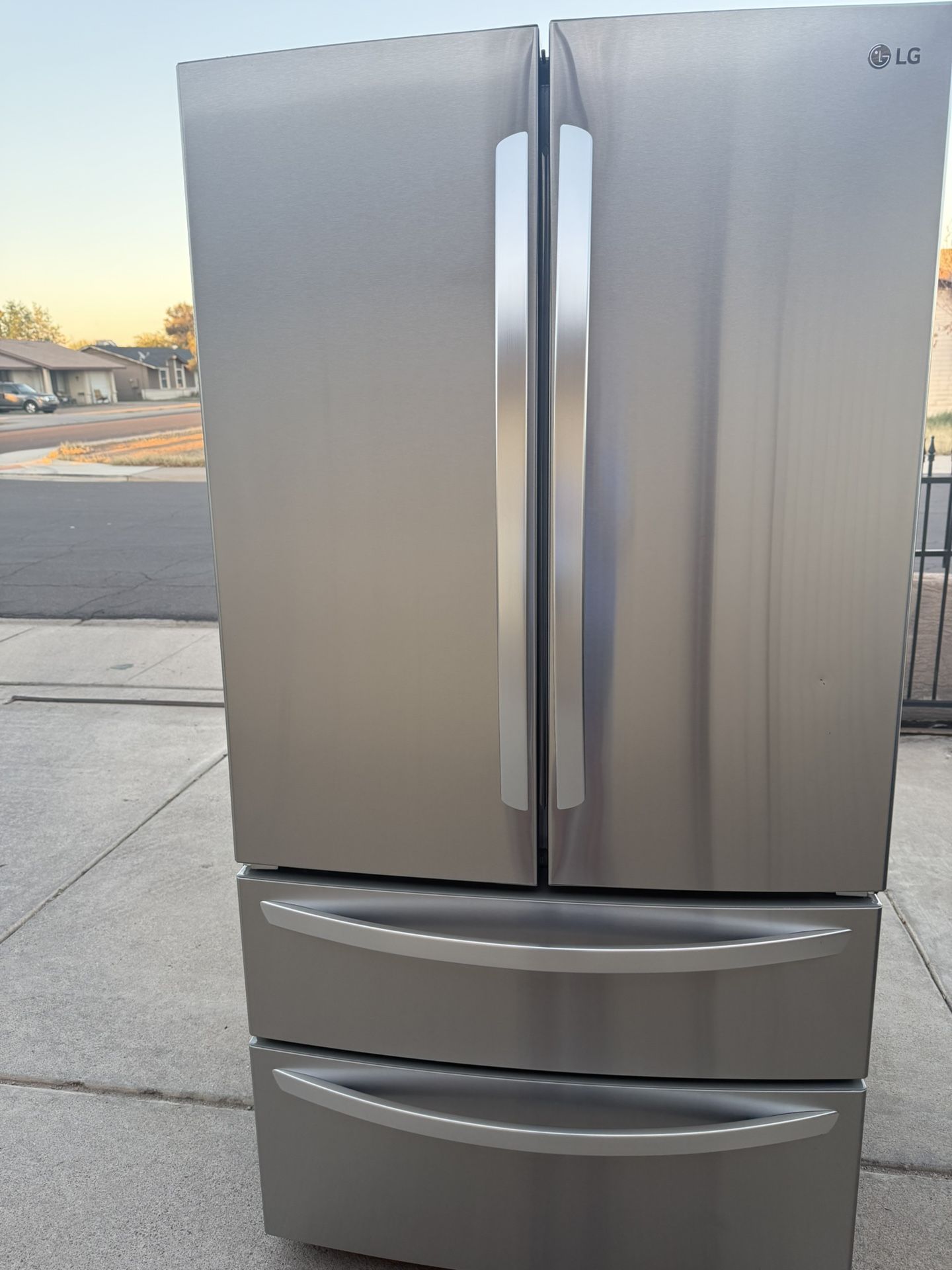 REFRIGERATOR LG 4 DOORS