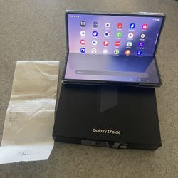 NEW FACTORY UNLOCKED SAMSUNG Z FOLD 6 256gb W/new Case
