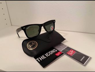 Ray-Ban Wayfarer Black Polarized Sunglasses 50mm