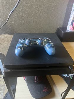 Sony PlayStation 4 (PS4) + Controller