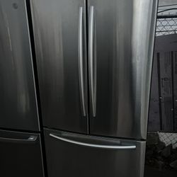 Refrigerador Samsung 3 Puertas 33 Pulgadas De Ancho Y Estufa Samsung De Gas 
