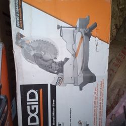 Ridgid 12in Dual Bevel Miter Saw