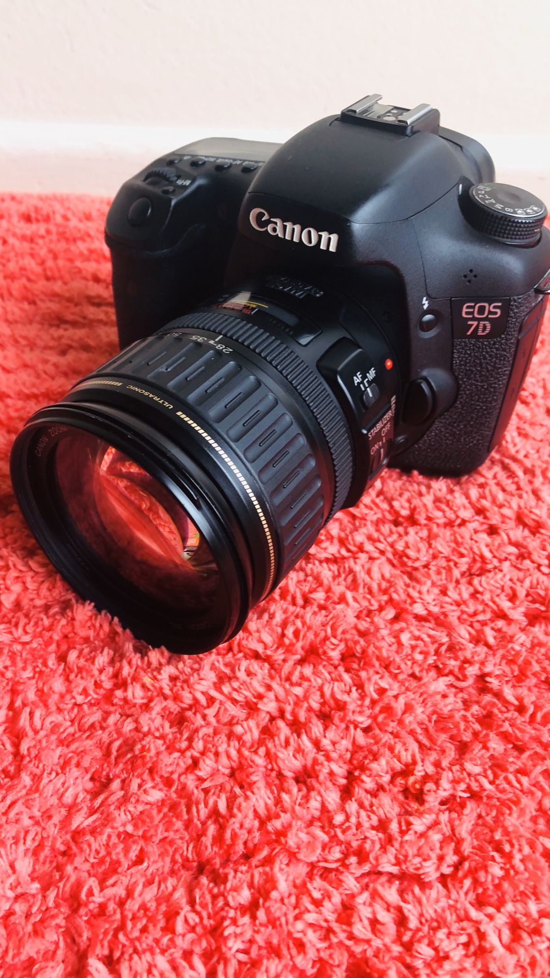 Canon EOS 7D DSLR Camera with 28-135mm Kit