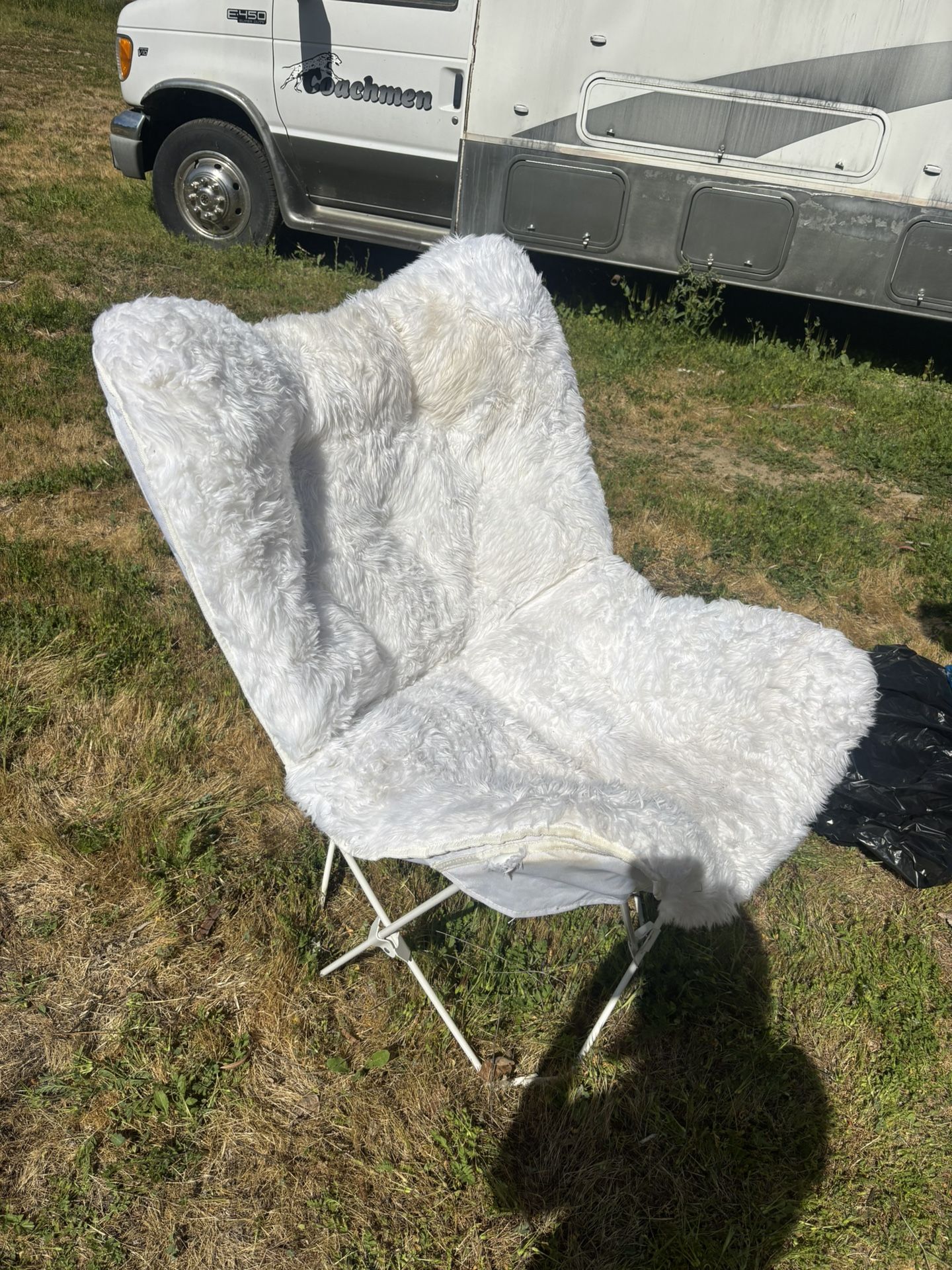 Fluffy Folding Chair