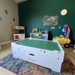Play Table - Melissa & Doug