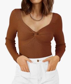 Brown Sweater knitted long sleeve shirts size medium.   (T)