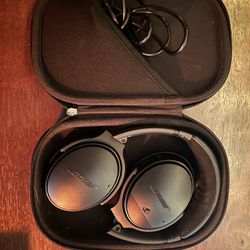 Bose Quitecomfort Headphones (noise Canceling)