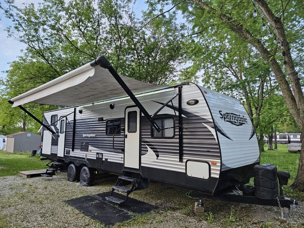 2015 Keystone Springdale 35 feet