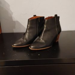 10 Woman's Italian Leather Booties