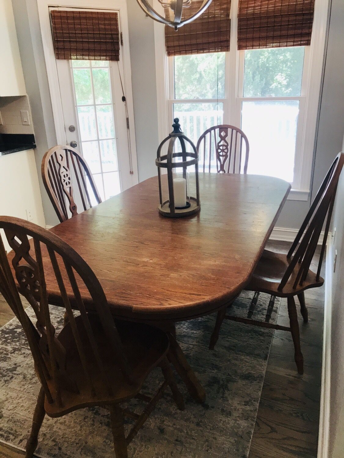 FREE Dining/kitchen table + 4 chairs. MUST PICK UP TODAY