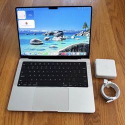 14 inches Apple Macbook Pro 2023 Laptop A2918 Silver M3 Chip SSD 512Gb RAM 8Gb macOS Tahoe With Microsoft Office Final Cut Logic Pro  Software Package