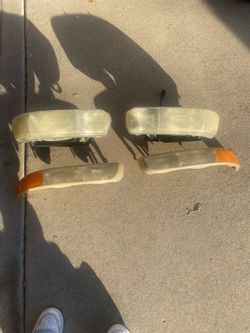 2002 Chevy Suburban front lights