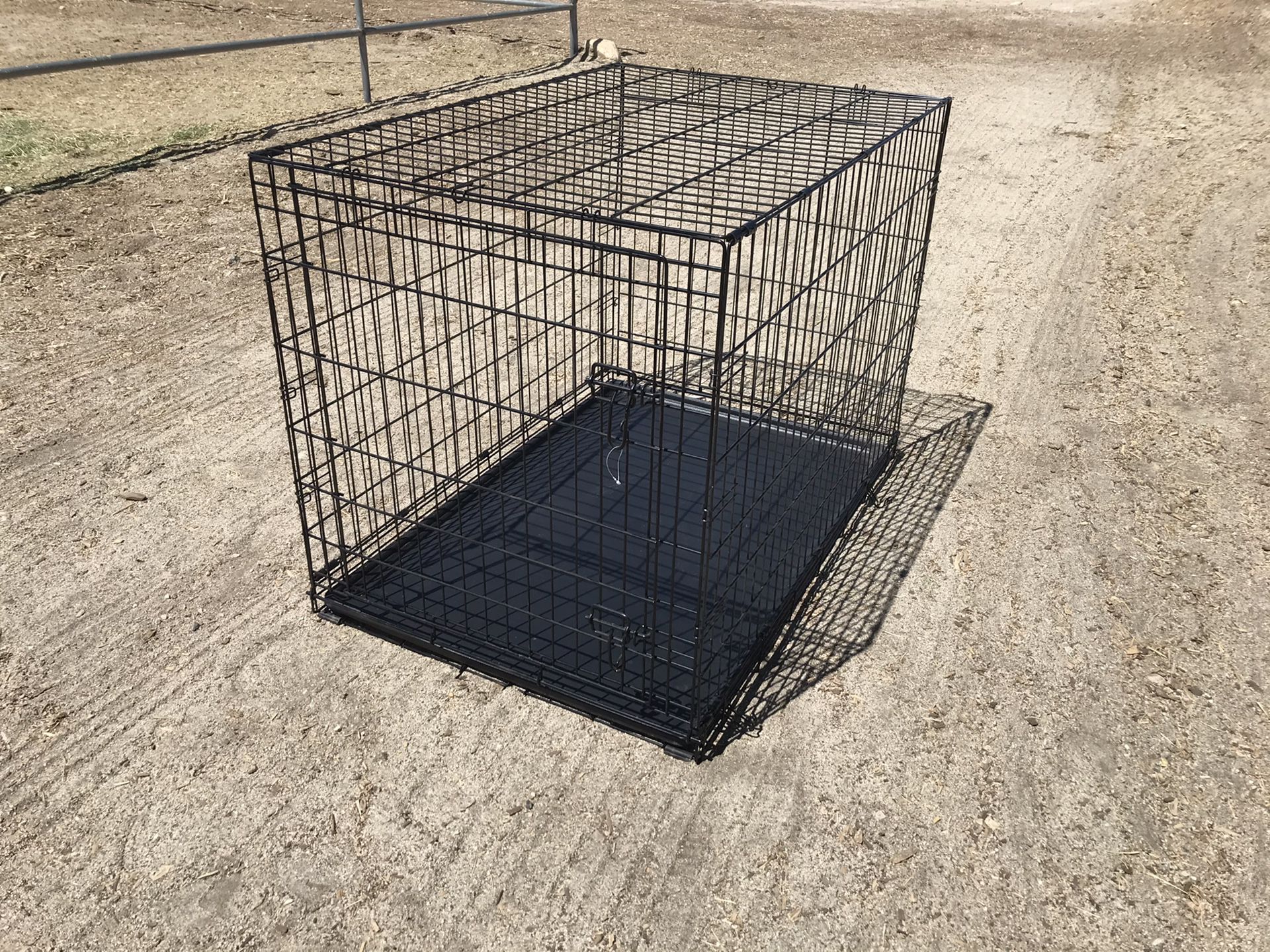 One Door Folding Dog Crate w/ Slide Out Bottom
