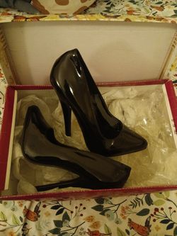 Black pleasure heels