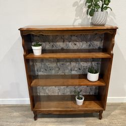 IDYLLIC bookcase - glass doors - Louis XV styling - cabriole legs - delivery available