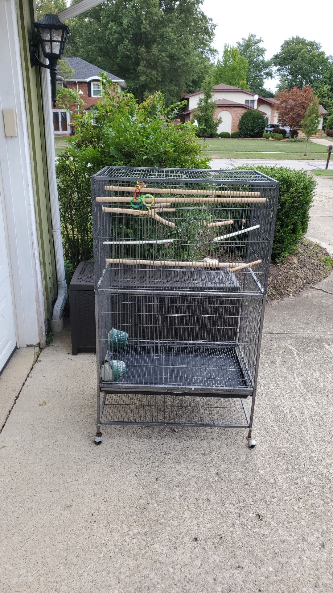 Bird Cage on wheels in Mint condition