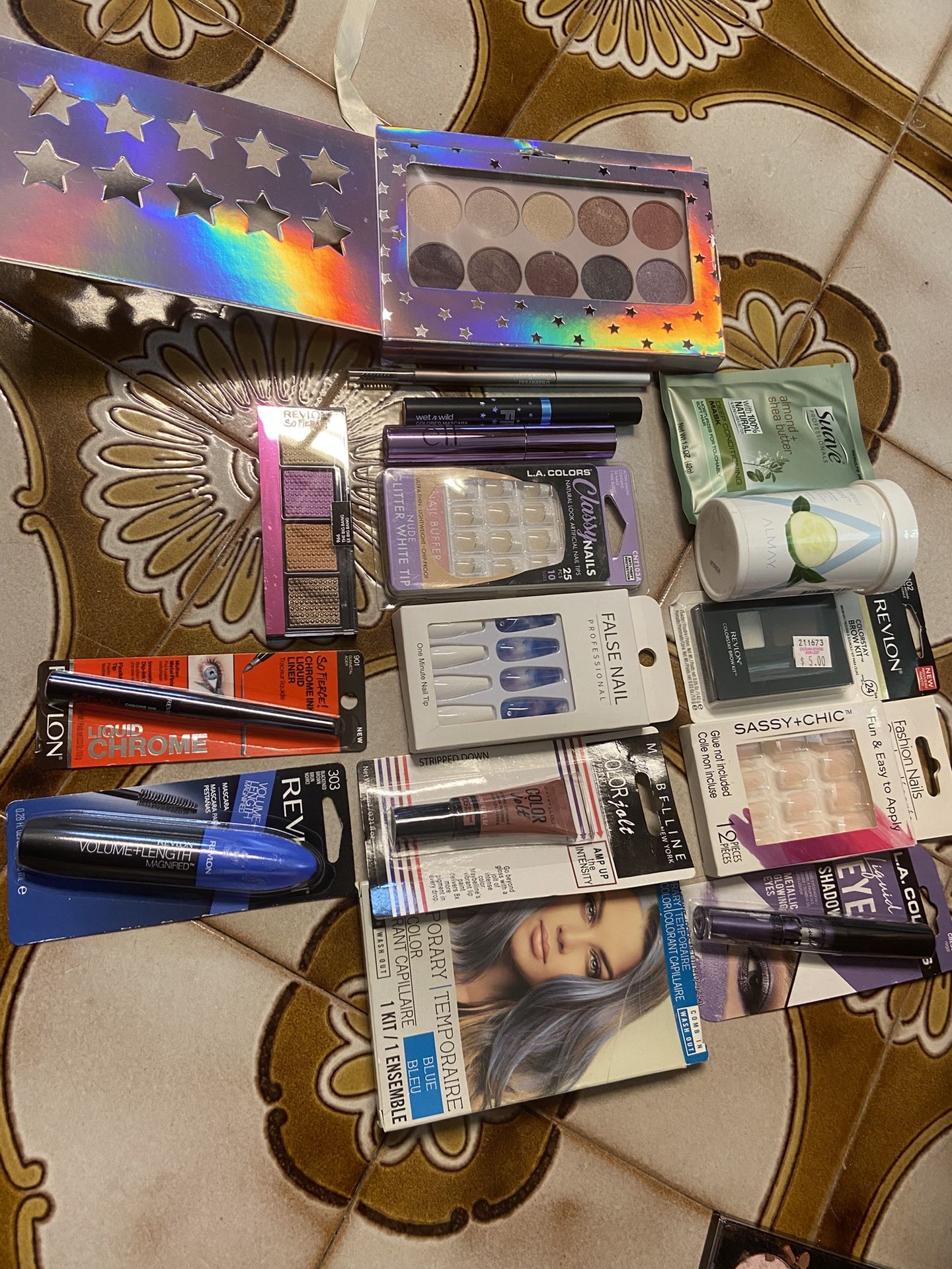 Huge All New Beauty Bundle Over 80 Dollar Value. See My Page For More