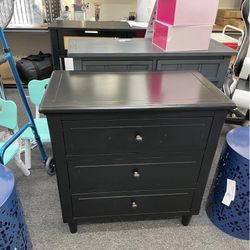 Assembled New Nightstands with 3 Drawers for Bedroom, Modern Wood Bedside End Table