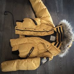 Woman’s MONCLER yellow Down Puffer Jacket