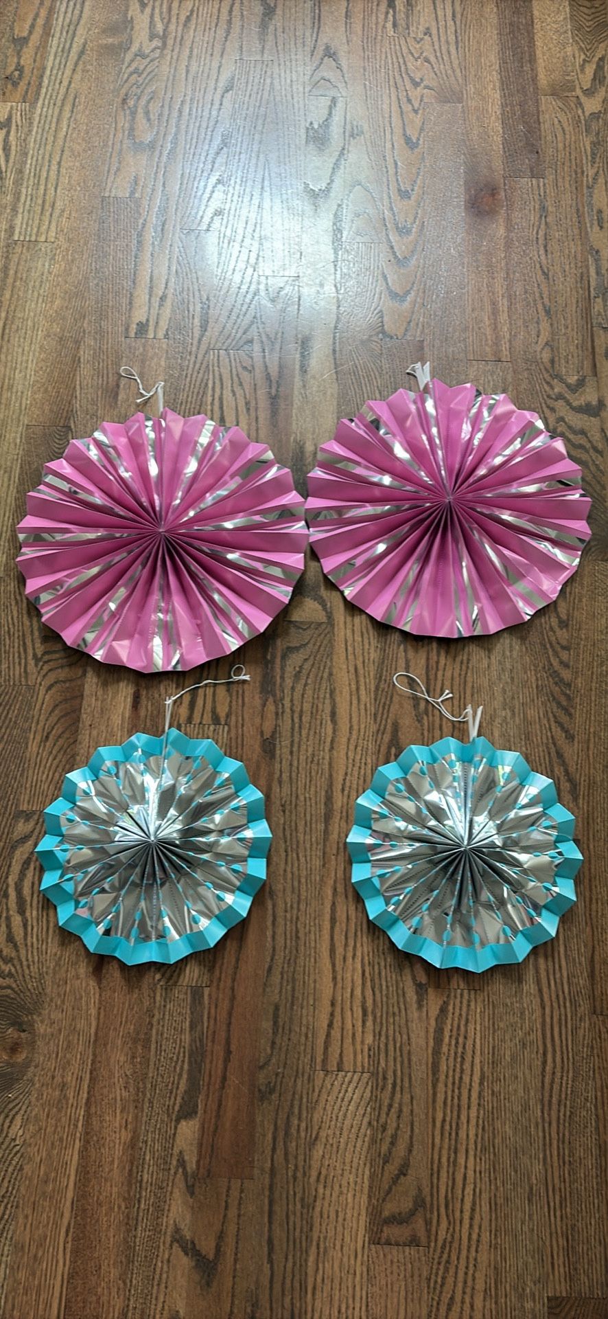 Free hanging party decorations