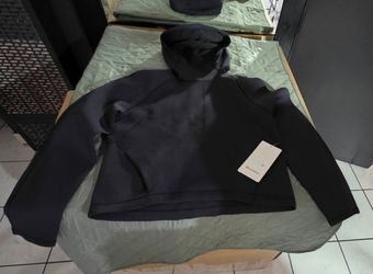 Lululemon Black Pullover Hoodie with Tags