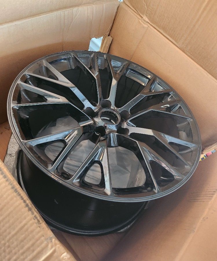 C7 Z06 Corvette Rear Wheels And Tires (Black)