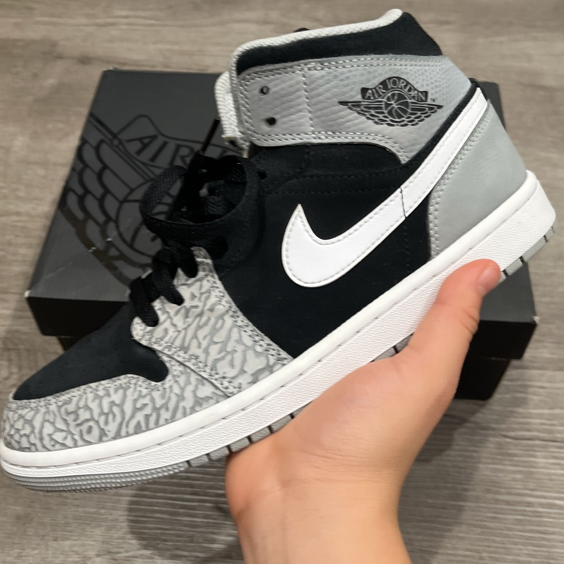 Jordan 1 Mid Elephant Toe