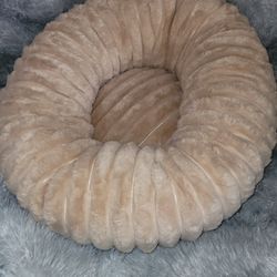 Dog/Cat Donut Bed Brand New