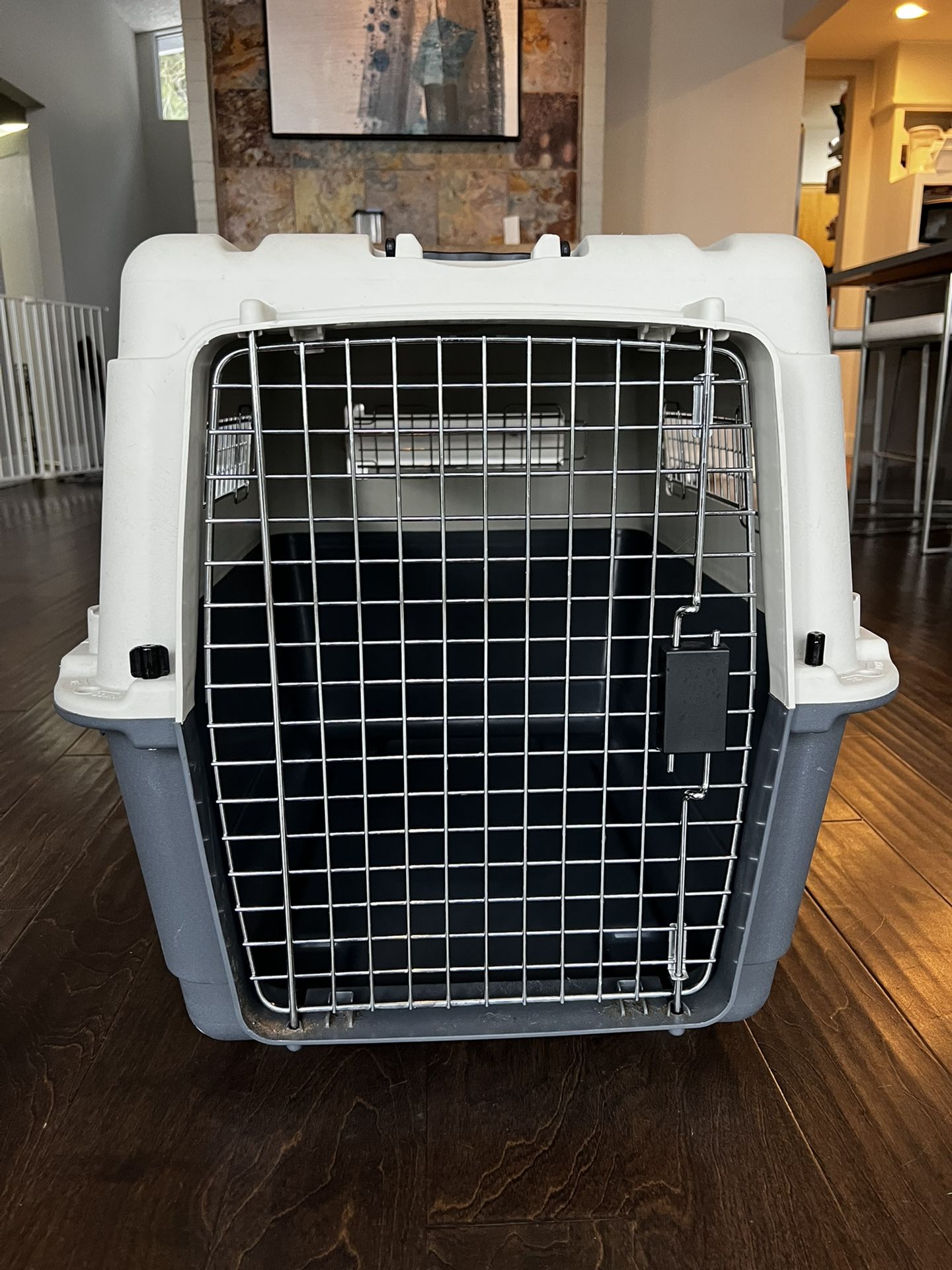 Large pet carrier