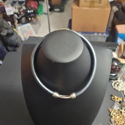 Silvery Charcoal Black Leather Choker W/Magnetic Locking Clasp - Excellent Condition